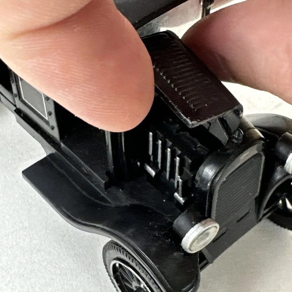 Chevrolet 1923 Series D 1 Ton Truck Stake Bed Diecast Model Vehicle Black 1:32